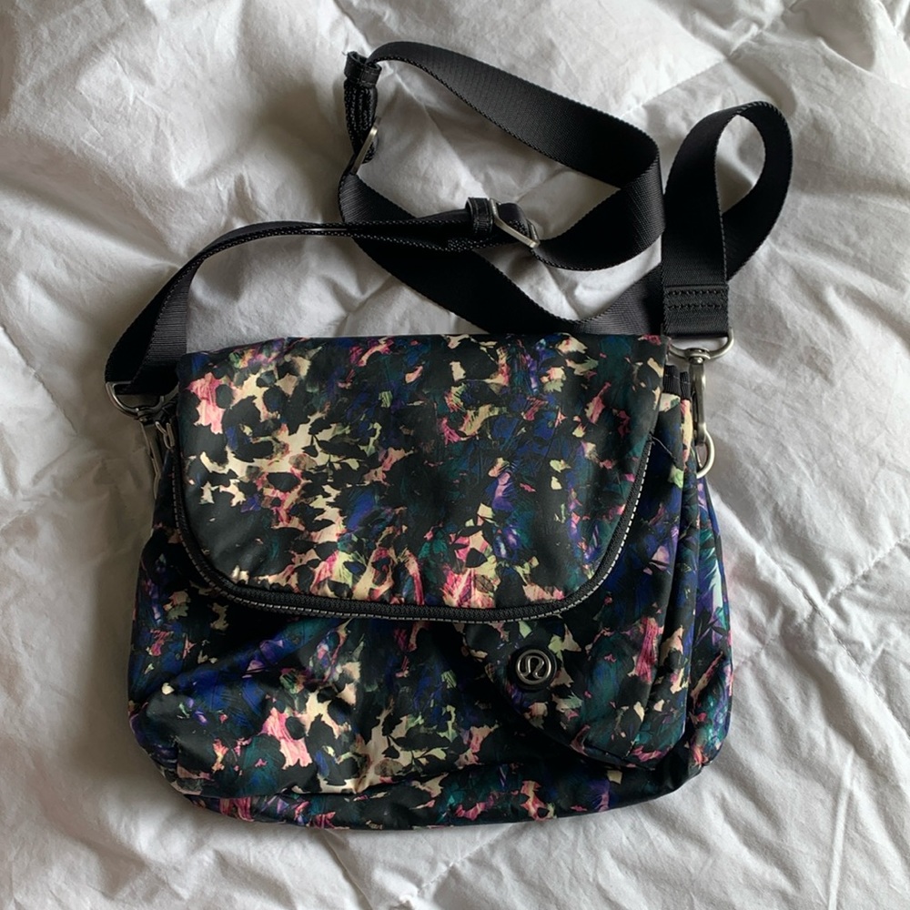 Lululemon convertible cross body waist bag